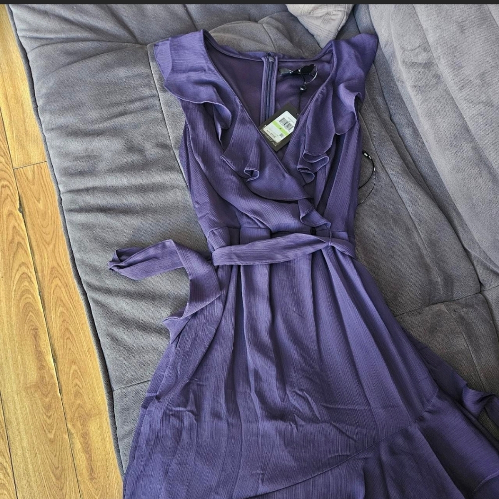 Dkny purple ruffle dress a bit stretchy